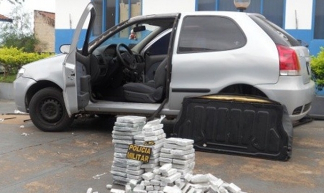 PM de NaviraÃ­ apreende homem com 60kg de maconha