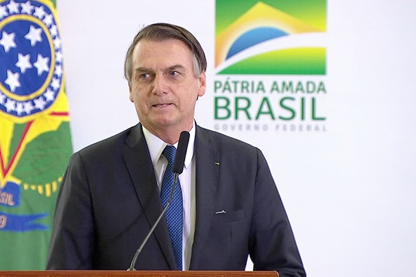 Bolsonaro faz ato no Planalto para celebrar 100 primeiros dias de governo