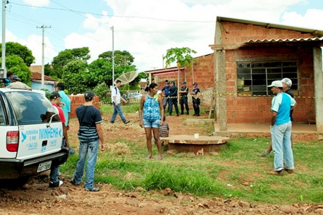 Homem Ã© morto a golpes de picareta proximo ao Hospital Cristo Rei em DeodÃ¡polis