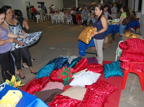 Conviver faz Feira de Artesanato em JateÃ­