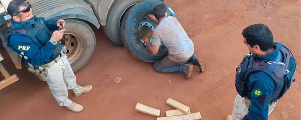 PRF apreende 278,6 Kg de maconha em pneus de caminhÃ£o em SidrolÃ¢ndia