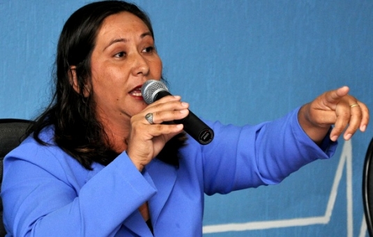 Cida Alves aprova projeto de eleiÃ§Ã£o da mesa e se lanÃ§a candidata