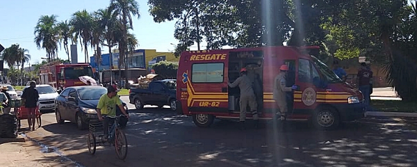 Acidente no cruzamento da Dorvalino com Pernambuco envolve bicicleta e Strada