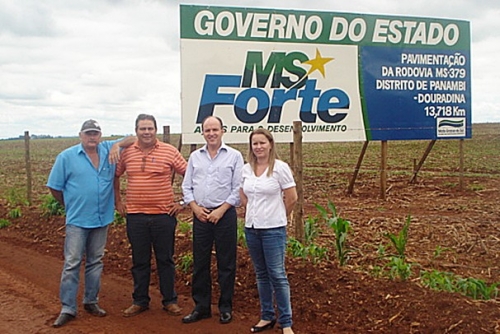 Deputado Estadual Junior Mochi visita lideranÃ§as e obras em Douradina