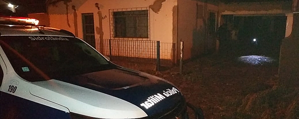 Foragido Ã© preso apÃ³s se esconder em casa abandonada na Rua Rio Grande do Norte