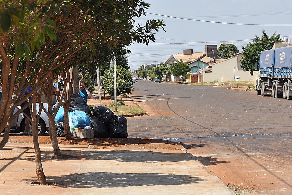 Prefeitura suspende pela segunda vez licitaÃ§Ã£o da coleta de lixo