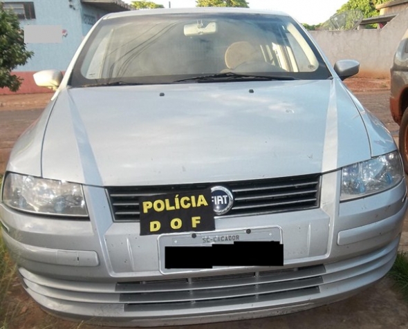 VeÃ­culo furtado em SC Ã© recuperado pela polÃ­cia