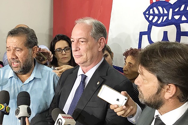 PDT confirma candidatura de Ciro Gomes Ã  PresidÃªncia