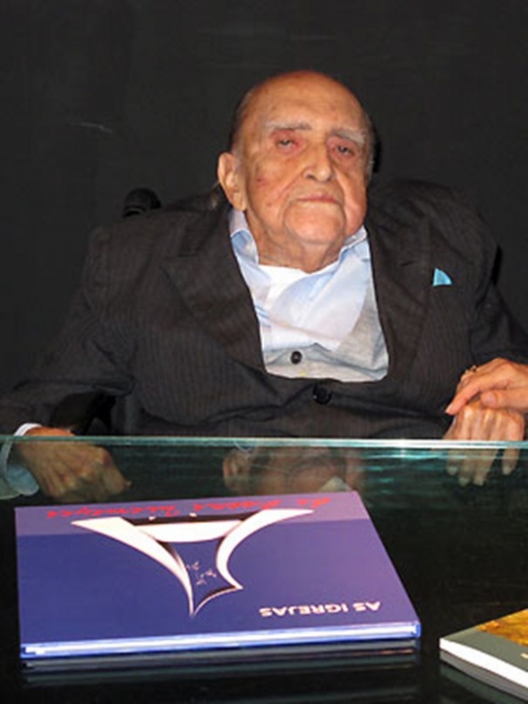 Oscar Niemeyer festeja 104 anos