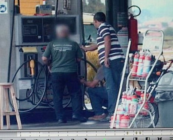 Suspeito de fraudar bombas de combustÃ­vel se entrega Ã  polÃ­cia