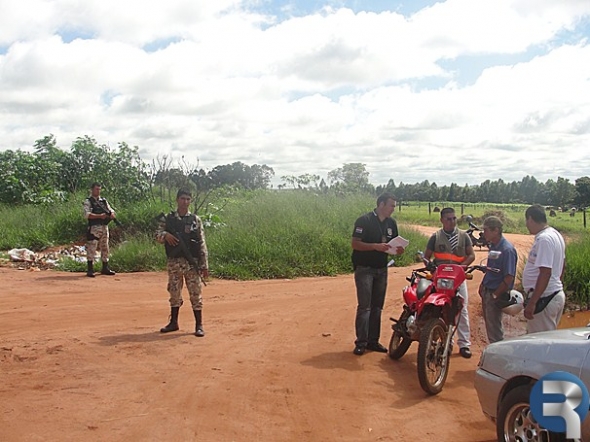 Moradores denunciam abuso de policiais paraguaios em operaÃ§Ã£o na fronteira