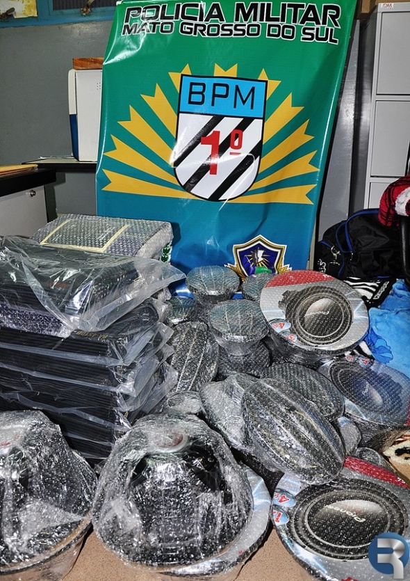 PM de SidrolÃ¢ndia interceptou veÃ­culos com mercadorias contrabandeadas