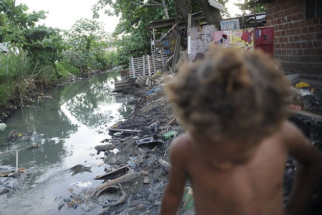 Em 1 ano, aumenta em quase 2 milhÃµes nÃºmero de brasileiros em situaÃ§Ã£o de pobreza, diz IBGE