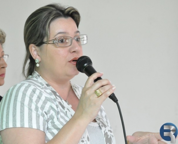 Professores de SidrolÃ¢ndia recebem primeira parcela do FUNDEB 2011