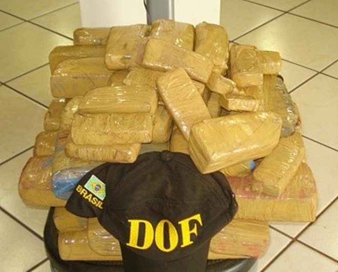 Em Eldorado, adolescente Ã© apreendido com 18 kg de maconha em Ã´nibus