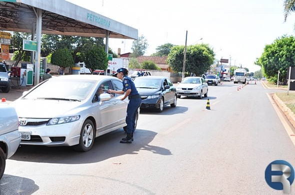 Policia Militar realizou Blitz preventiva no trÃ¢nsito de SidrolÃ¢ndia