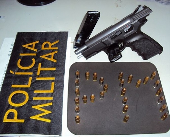 PM prende homem com pistola calibre 9mm em Paranhos