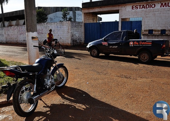 Acidente na Avenida Oscar Pereira de Brito deixa motociclista ferido