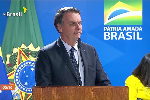 Bolsonaro pede a deputados e senadores que nÃ£o deixem morrerem decretos sobre armas