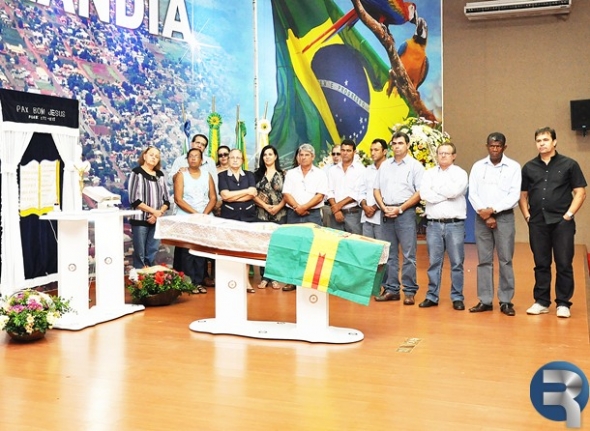 Autoridades de SidrolÃ¢ndia prestaram homenagens a Catarina de Abreu