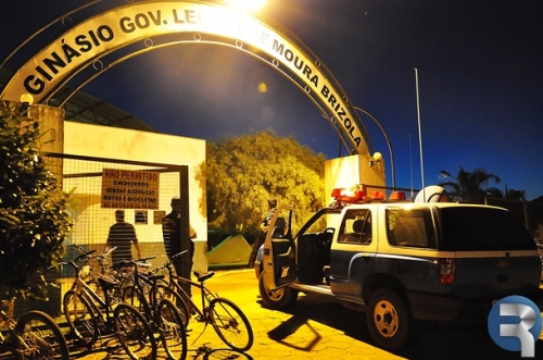 Policia Militar faz arrastÃ£o no ÂBrizolÃ£oÂ apÃ³s denÃºncia anÃ´nima