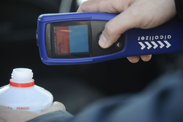 Novo bafÃ´metro da PRF detecta embriaguez de motorista por respiraÃ§Ã£o