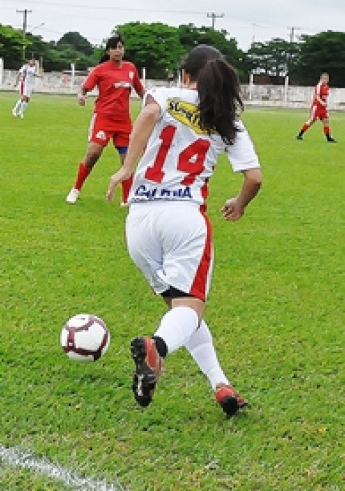 Feminino do Comercial sagra-se campeÃ£ da Copa da Escolinha do Nato