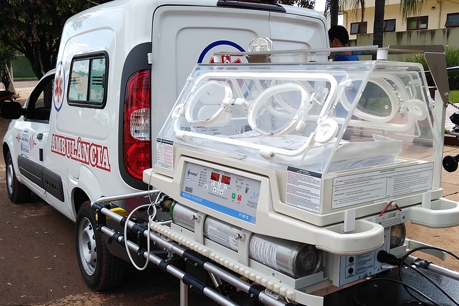 Prefeitura entrega segunda ambulÃ¢ncia para o hospital em menos de um ano