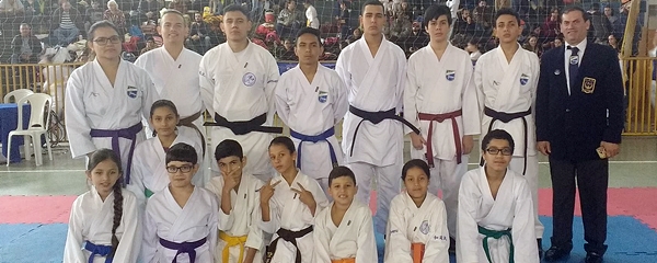 DelegaÃ§Ã£o de SidrolÃ¢ndia conquista 14 medalhas na etapa do estadual de karatÃª em Nova Andradina
