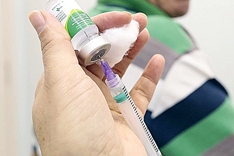 VacinaÃ§Ã£o contra a gripe comeÃ§a na segunda-feira; meta Ã© imunizar 54 milhÃµes de pessoas em todo o paÃ­s