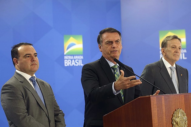 Bolsonaro anuncia policial militar na Secretaria-Geral da PresidÃªncia