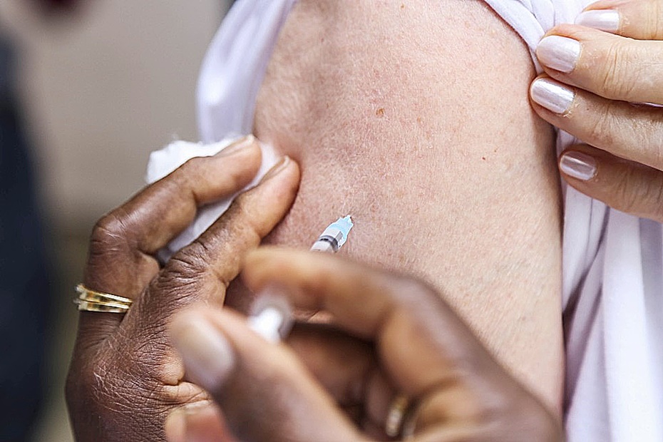 SidrolÃ¢ndia chega na semana do dia ÂDÂ da campanha com 400 pessoas vacinadas