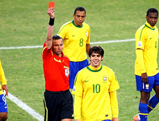 Embora chateado, KakÃ¡ vÃª lado bom da expulsÃ£o: