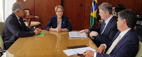 Governador pede apoio do MinistÃ©rio da Agricultura para regularizar assentamentos em MS