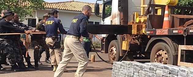PRF apreende em SidrolÃ¢ndia 223,8 quilos de cocaÃ­na pura