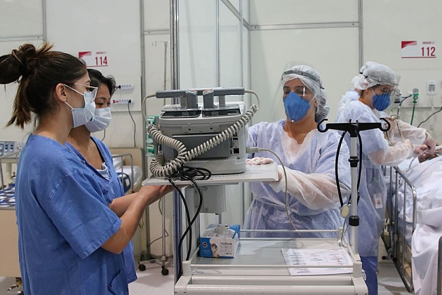 Levantamento aponta morte de 98 enfermeiros por covid-19 em um mÃªs