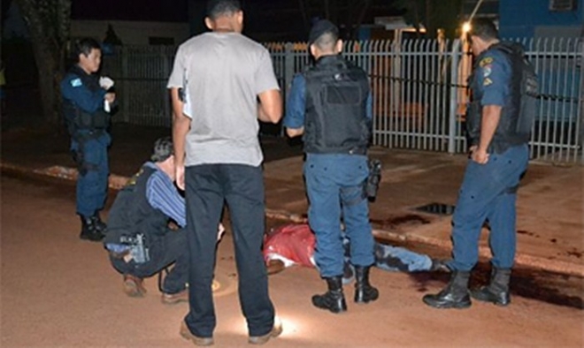 Idoso Ã© encontrado morto com golpes de faca em CaarapÃ³