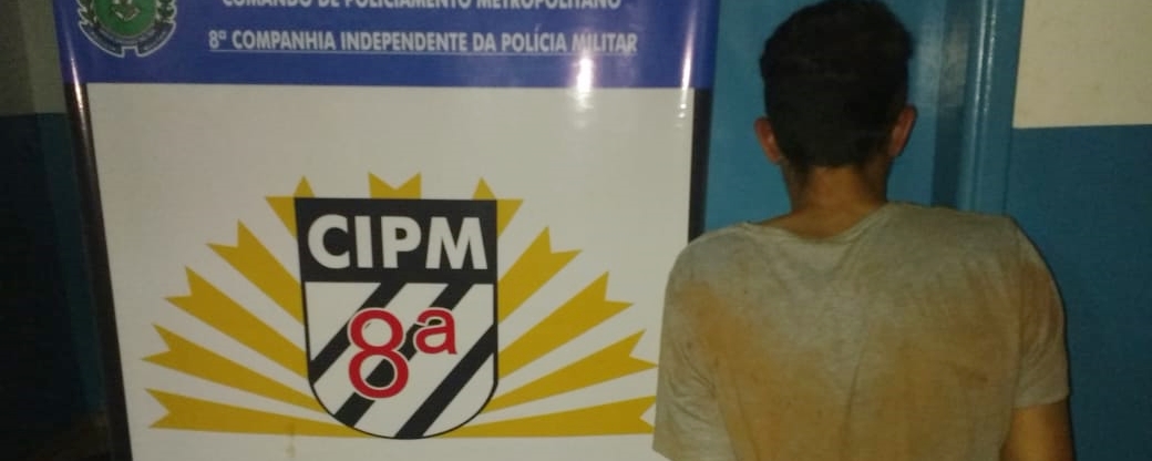 PM chega a tempo de resgatar vÃtima que lutava com assaltante