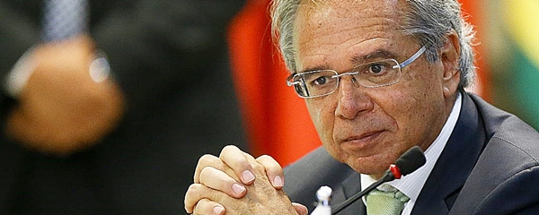 Ministro Paulo Guedes promete reduzir o preÃ§o do gÃ¡s pela metade