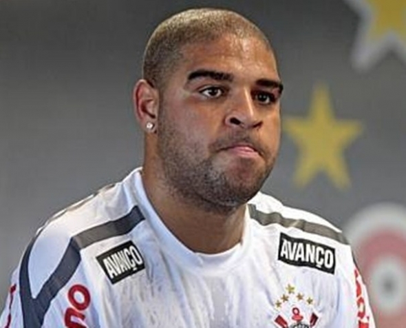 Mulher Ã© baleada pelo jogador Adriano em saÃ­da de boate