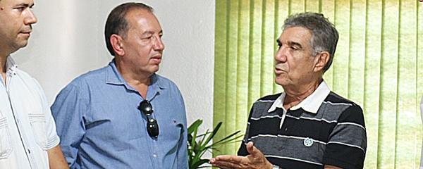 Gerson Claro se reÃºne com prefeito Maurilio Azambuja durante 25Âª Festa da LinguiÃ§a