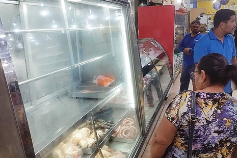 ParalisaÃ§Ã£o provoca desabastecimento nos supermercados de SidrolÃ¢ndia