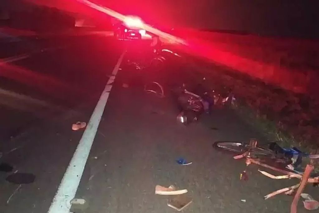 Ciclista morre atropelado por motocicletas no acostamento da BR-463