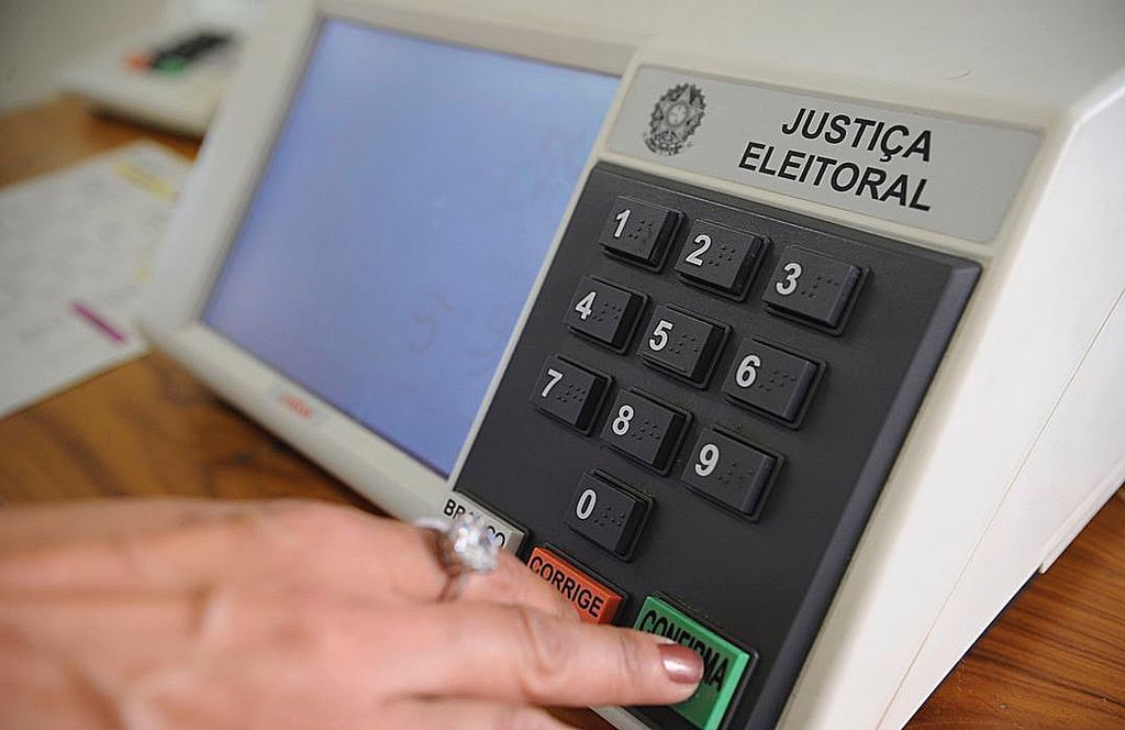 Conven&ccedil;&otilde;es partid&aacute;rias d&atilde;o largada para a corrida eleitoral