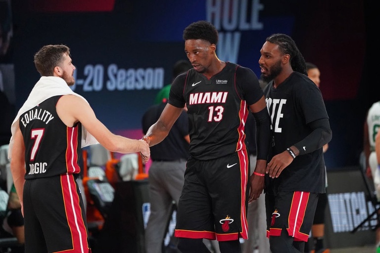 Adebayo e Dragic est&atilde;o fora do jogo 3 das finais da NBA 