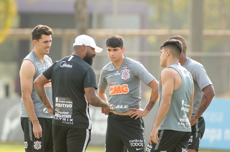 Contra o Santos, Corinthians aposta na for&ccedil;a do cl&aacute;ssico 