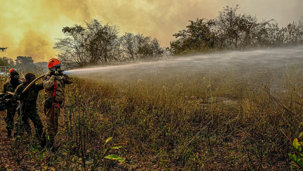 Governo manda 71 soldados para refor&ccedil;ar combate a fogo no Pantanal