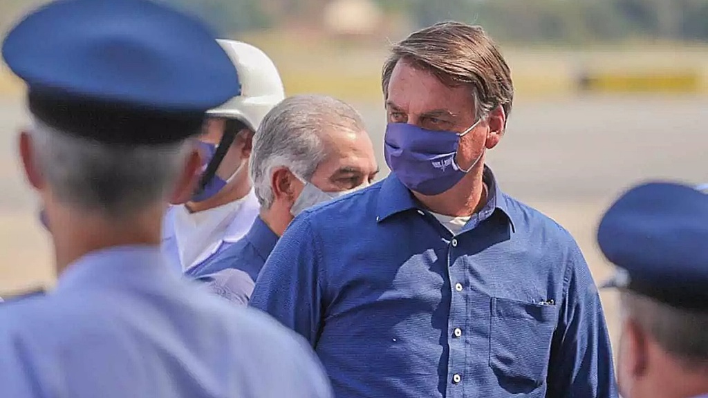 Bolsonaro cancela ida ao Pantanal para soltar on&ccedil;a salva de inc&ecirc;ndio