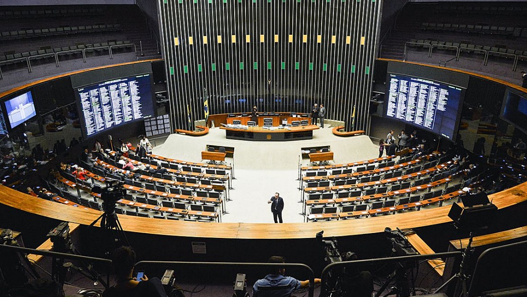 Deputados votam para derrubar veto de Bolsonaro à desoneração da folha; texto vai ao Senado