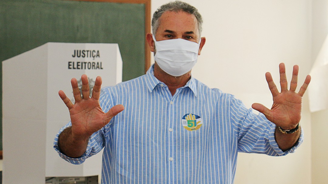 Acompanhado de Sergio Ocampos, Moacyr da Vacaria votou no Pedro Aleixo
